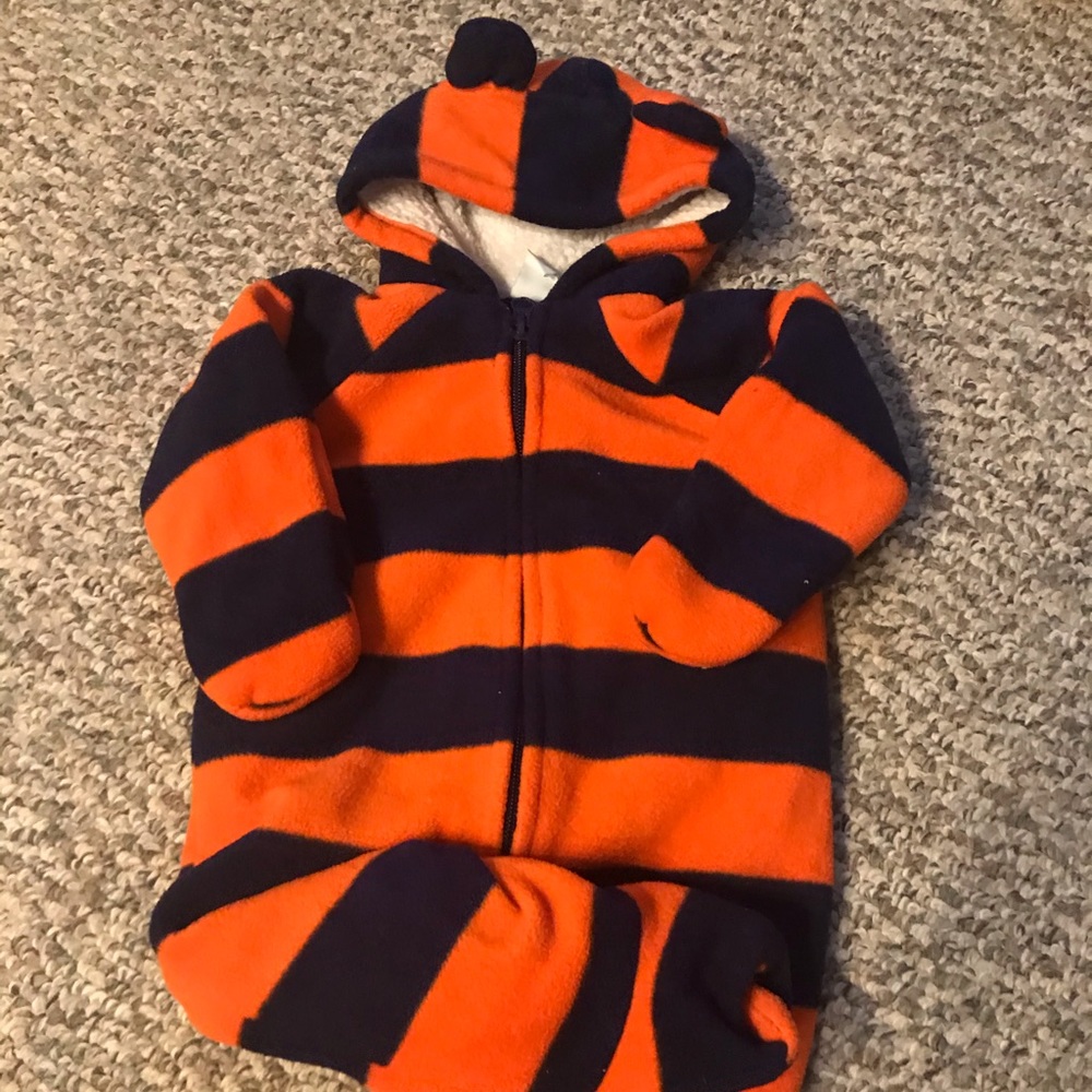 old navy onesie 4/$20